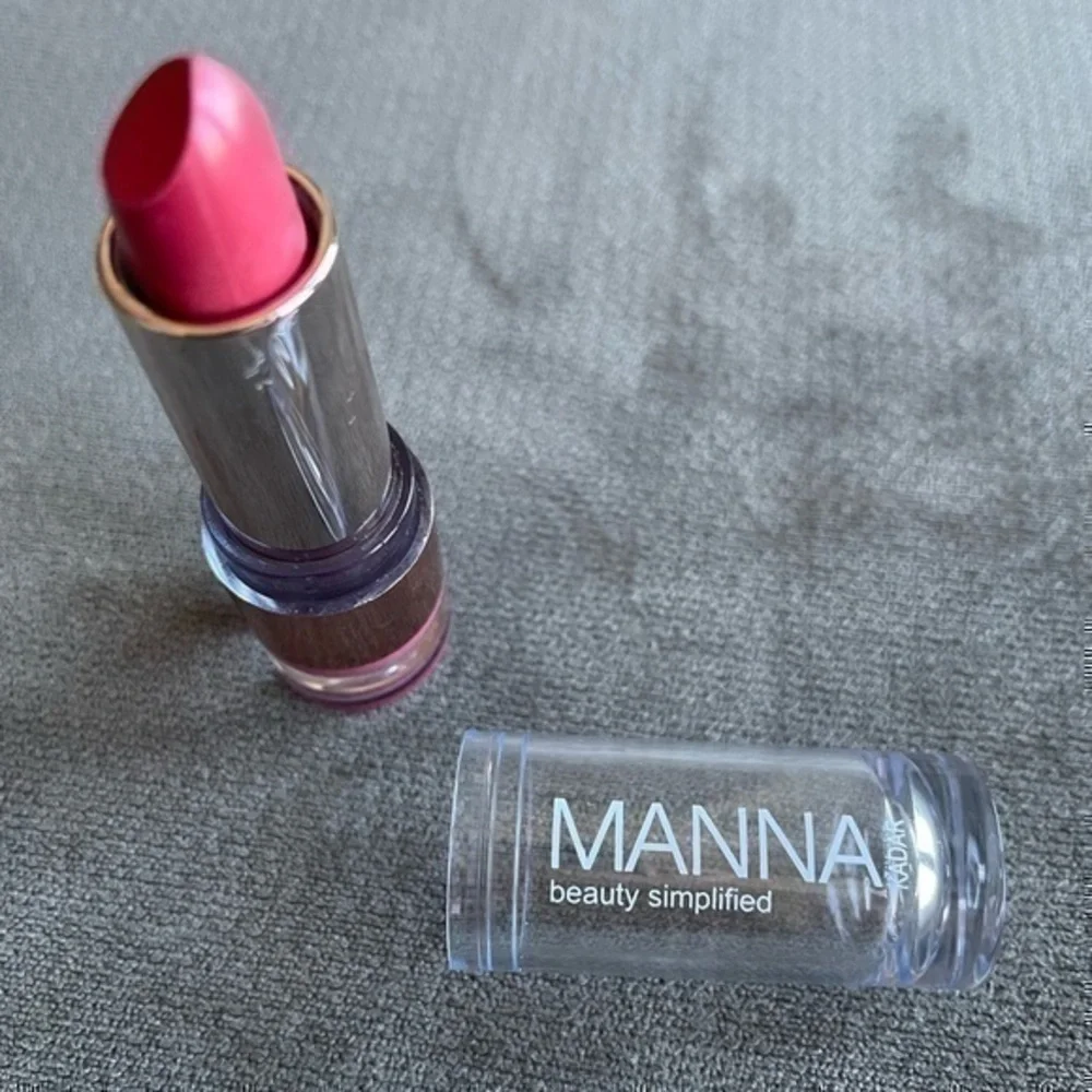 MANNA KADAR beauty simplified Color: red Wall Street Brand new